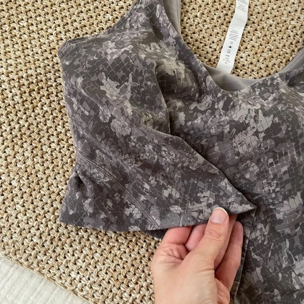 LULULEMON align tank top snack Patterned Sports Bra purple grey size 6